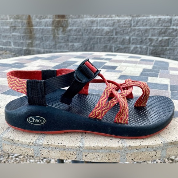 Chaco sandals orange yellow pink with  toe loop - Picture 2 of 2